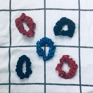 ✰ set of 5 scrunchies